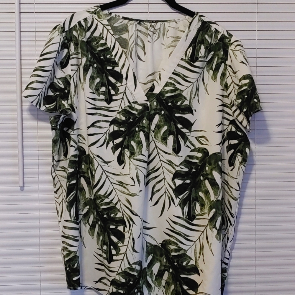 Hilary Radley Palm Print Blouse XL Tropical V-Neck Top